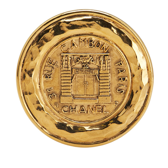 Pre-Loved Chanel Gold Plated 31 Rue Cambon Round Brooch - Picture 1 of 4